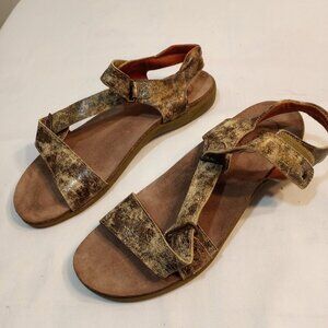 TAOS CAMO SANDAL STRAPPY CORK SOLE WOMEN SIZE 41